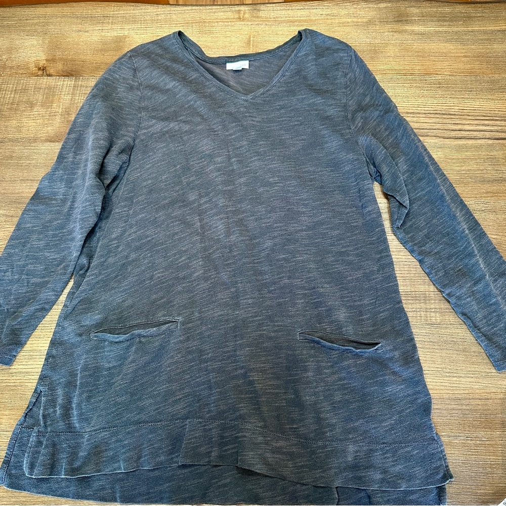 Gray Long Sleeve V-Neck Top
